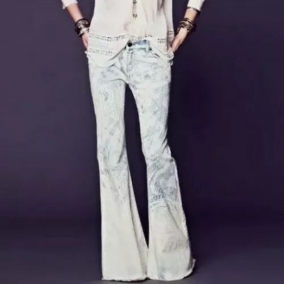 Free People Bali Discharge flare jeans - Picture 4 of 11